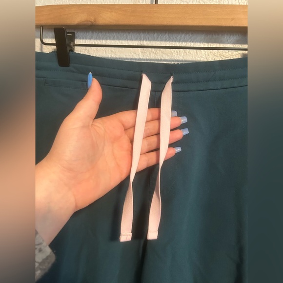 Figs two piece scrub set - Picture 7 of 12